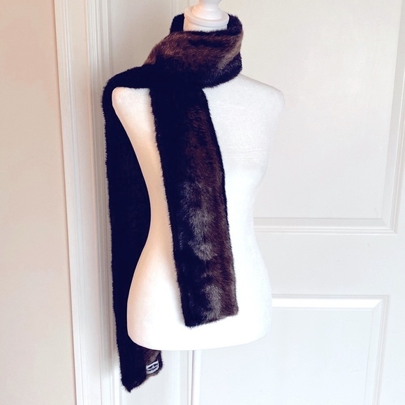 Ben Berger luxury collection dark brown faux fur scarf. 64’ long - Picture 1 of 3